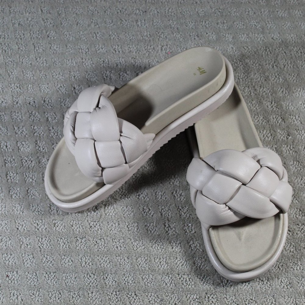 H&M Size 9.5 Chunky Woven Nude Slide On Sandals
